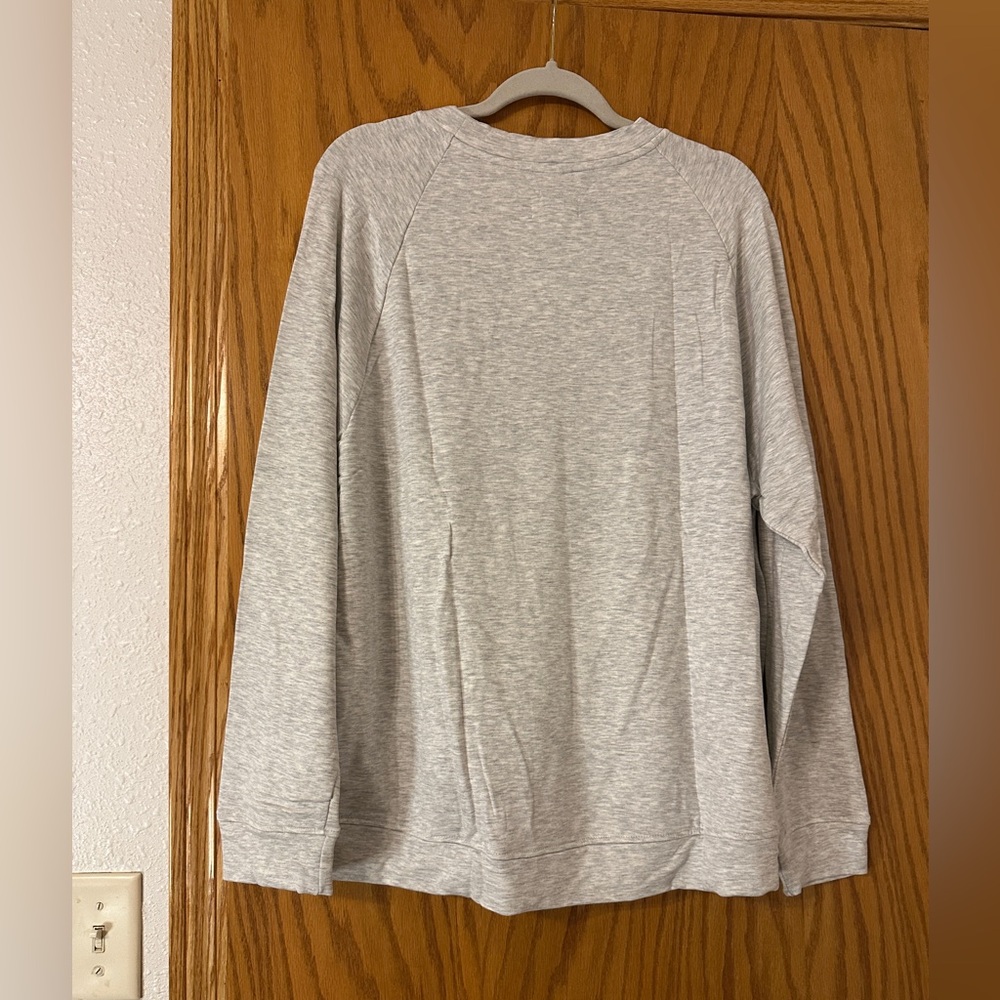 Lou & Grey Signature Plush Gray Long Sleeve Sweatshirt - NWT - Size XL - Picture 2 of 9